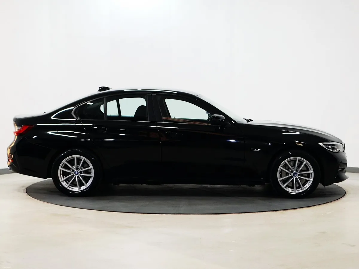 *100* 2022 BMW 3-Series 2.0 se pro auto - Image 3