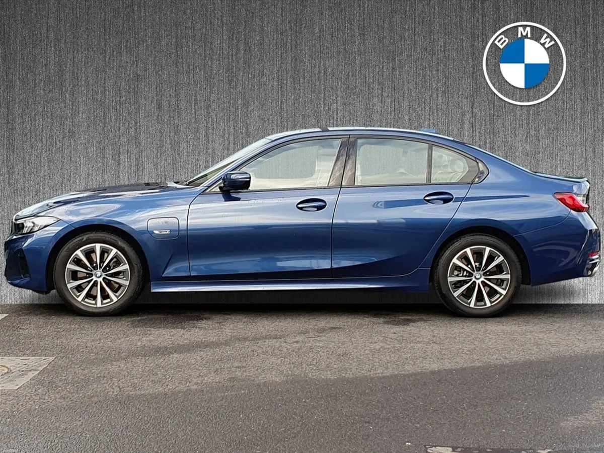 BMW 3-Series 330e Sport Saloon - Image 4