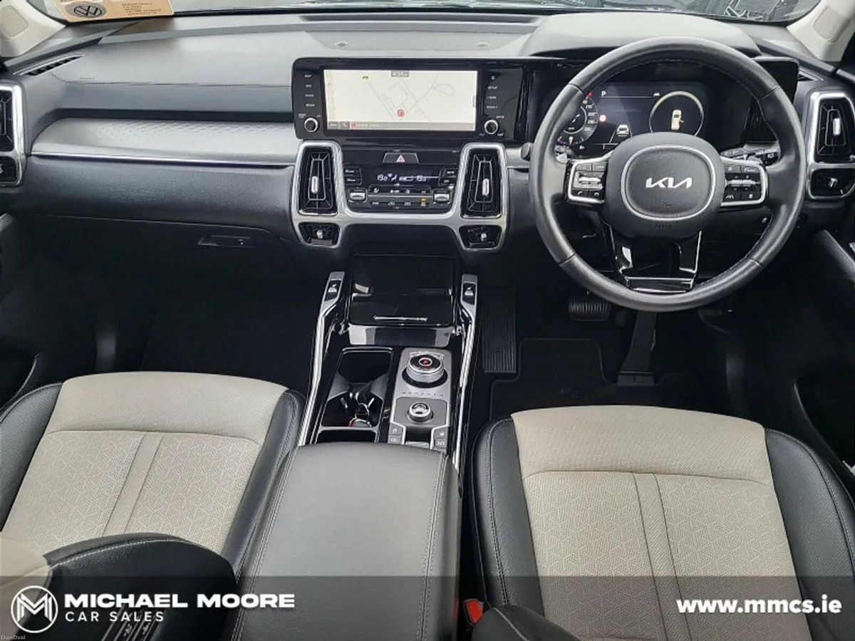 Kia Sorento K3 2.2d 4X4 AUTO *(PANORAMIC SUNROOF, - Image 2