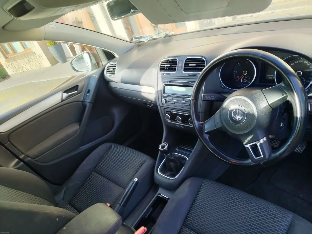 Volkswagen Golf 2011 - Image 2
