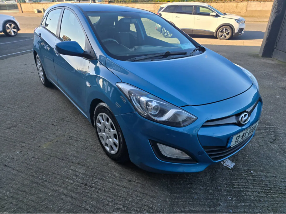 Hyundai i30 1.6 CRDI CLASSIC BL/ DRI 5DR BLUE DRIV - Image 2