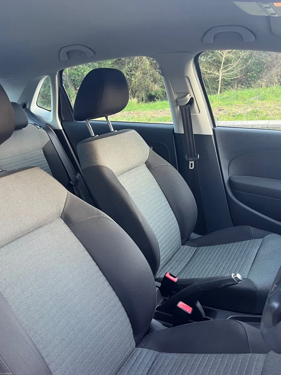 Volkswagen Polo 2011 - Image 4