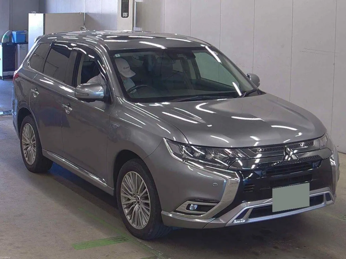 Mitsubishi Outlander G PLUS 4WD AUTOMATIC PETROL P