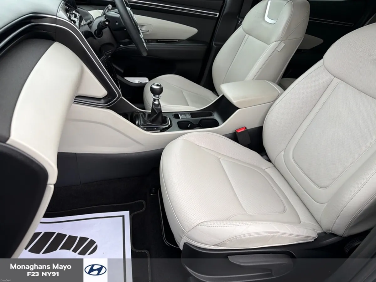 Hyundai Tucson EXECUTIVE PLUS 1.6 DIESEL 5DR - Image 4