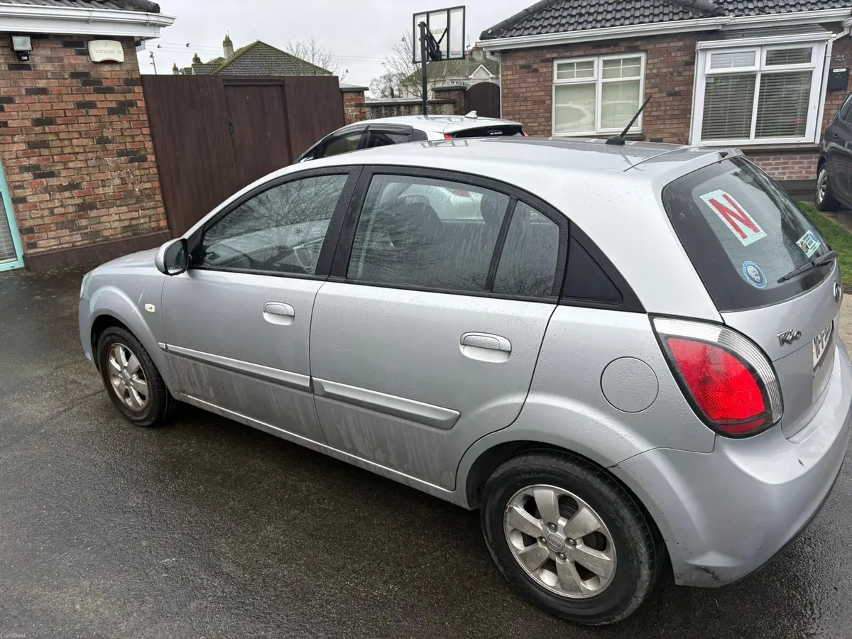 Kia Rio 1.4 2010 - Image 4