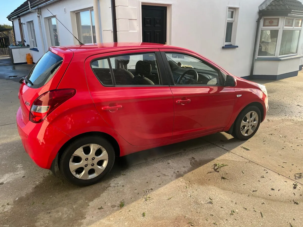 Hyundai i20 2011 - Image 4