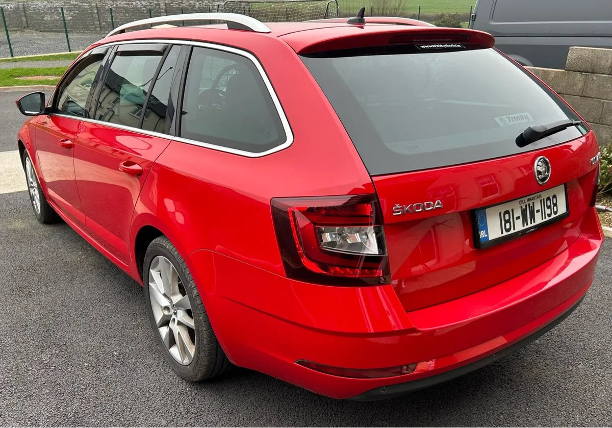 SKODA OCTAVIA COMBI STYLE 1.0 TSI 115 115HP 4DR - Image 4