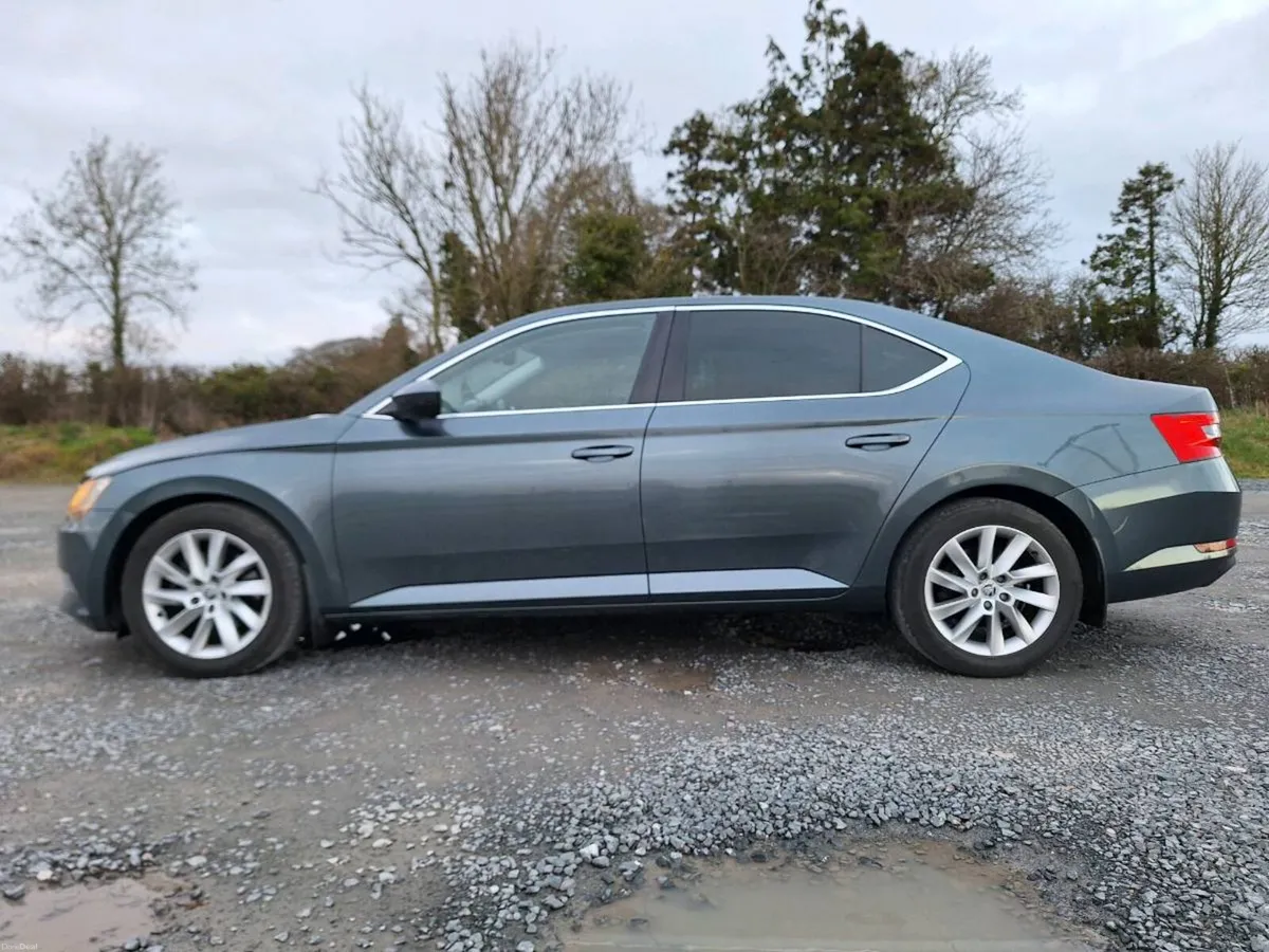 Skoda Superb 2018 - Image 3