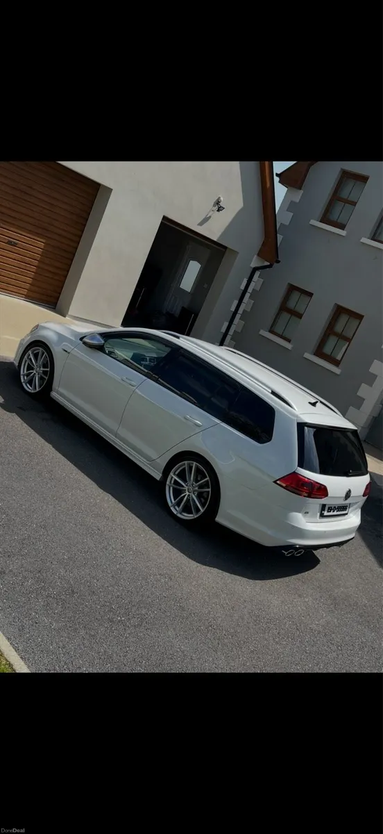 VW Golf R estate variant 2.0 tsi DSG - Image 4