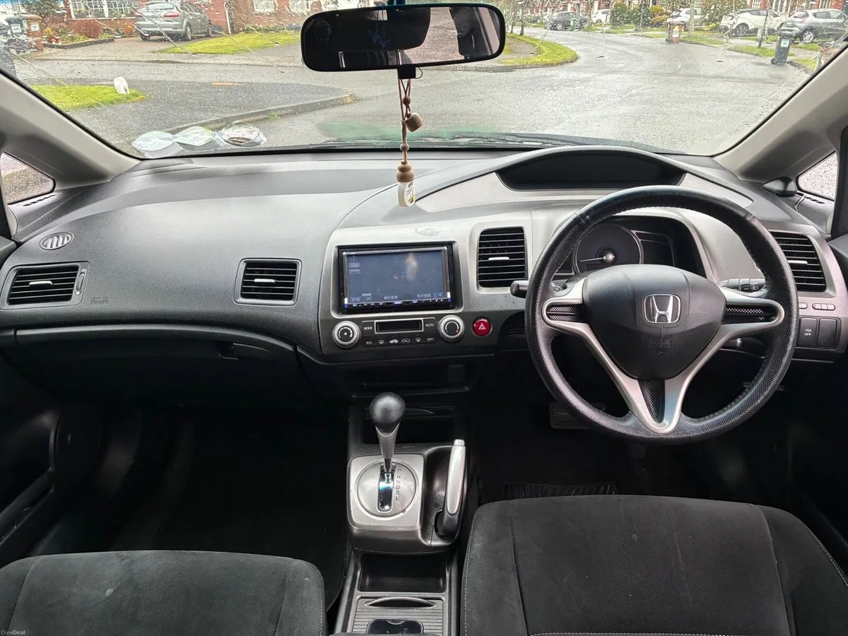 Automatic Honda Civic 1.3 Hybrid low km - Image 4
