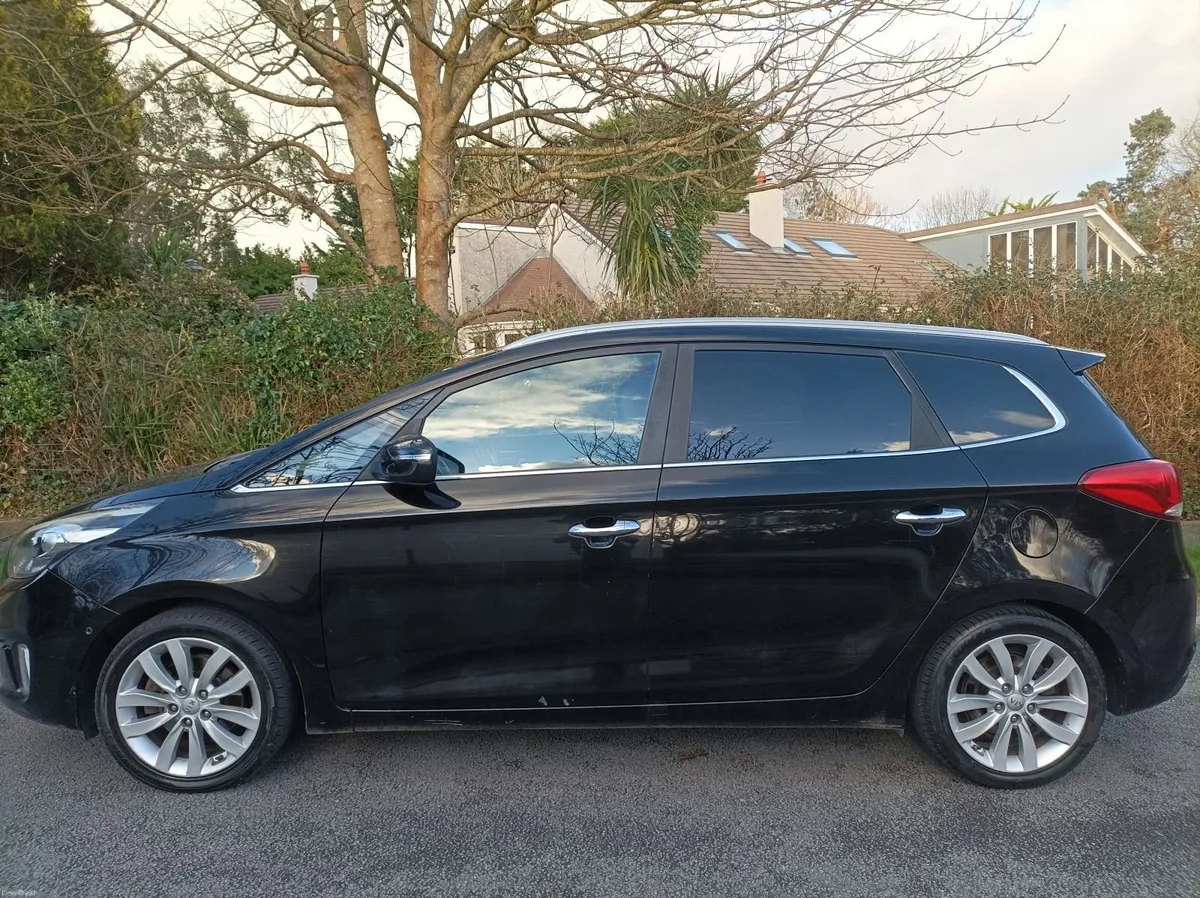 151 Kia Carens  Top Spec NCT 10/26 7 Seater - Image 4