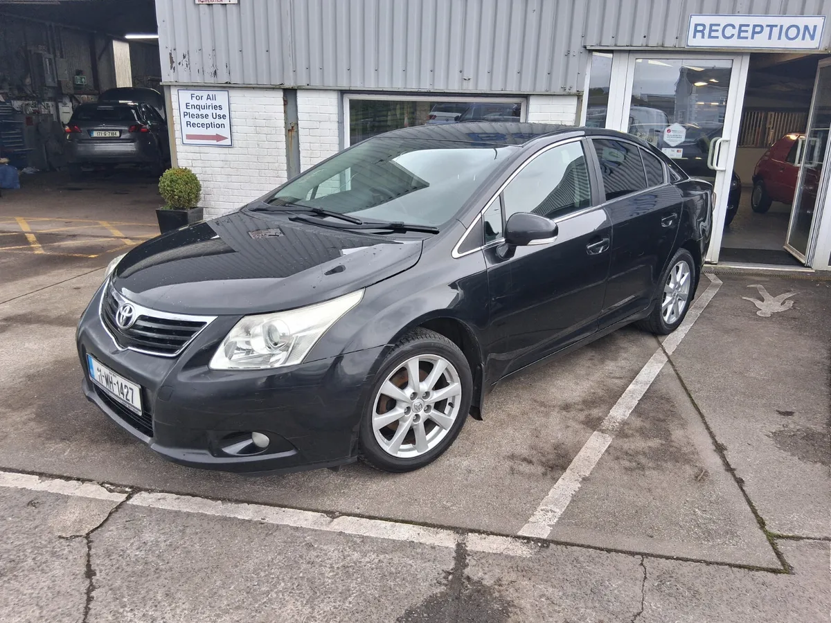 Toyota Avensis 2011 - Image 2