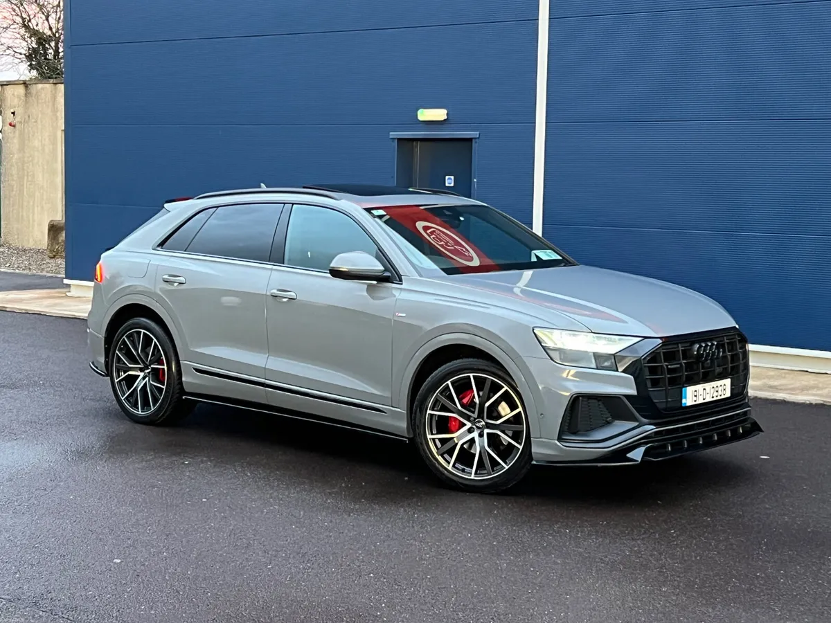 Audi Q8 2019 S line HUGE SPEC Pan roof 22“ wheels - Image 3