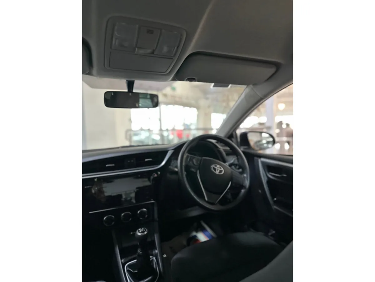 Toyota Corolla 1.4 D-4D TERRA 4DR - Image 3