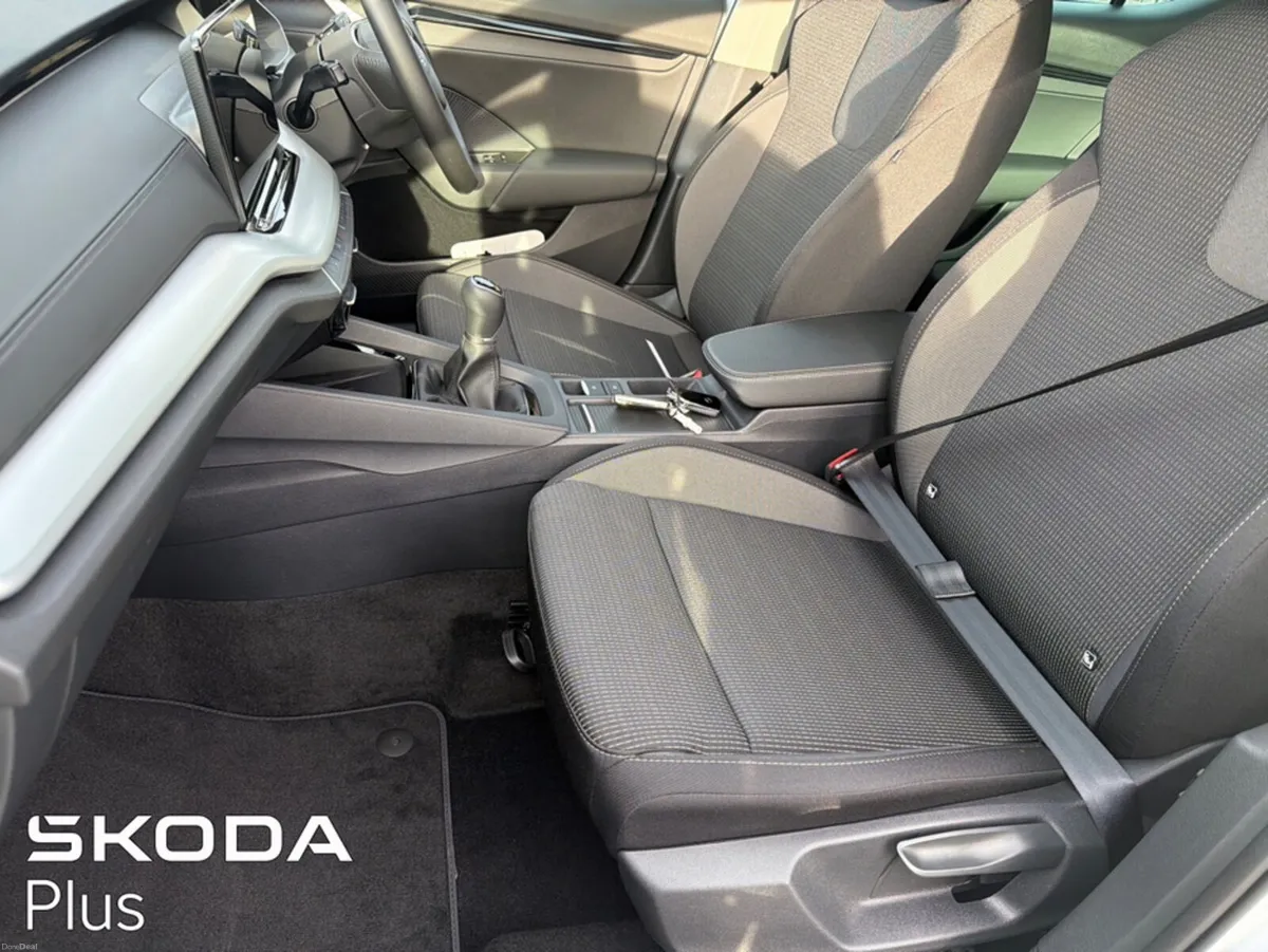 Skoda Octavia SELECTION 1.5 TSI 115HP 5DR - Image 4