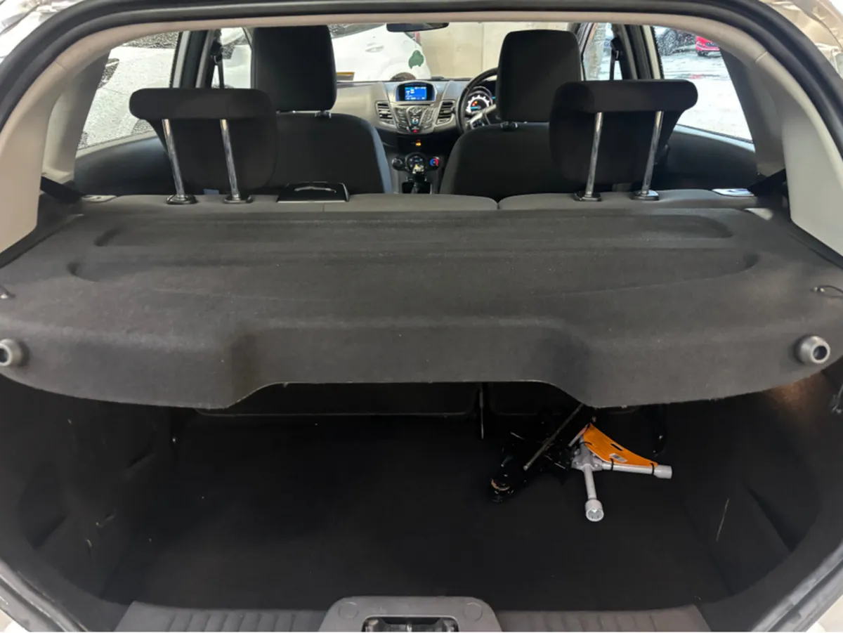 Ford Fiesta 1.0 ZETEC ECOBOOST 65PS 5DR - Image 4