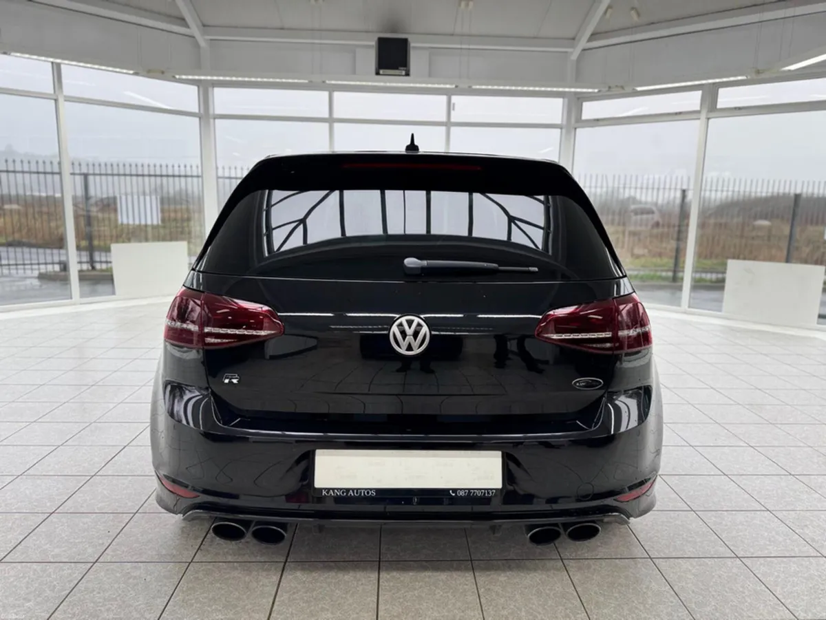 Volkswagen Golf R 2.0 TSI - Image 2