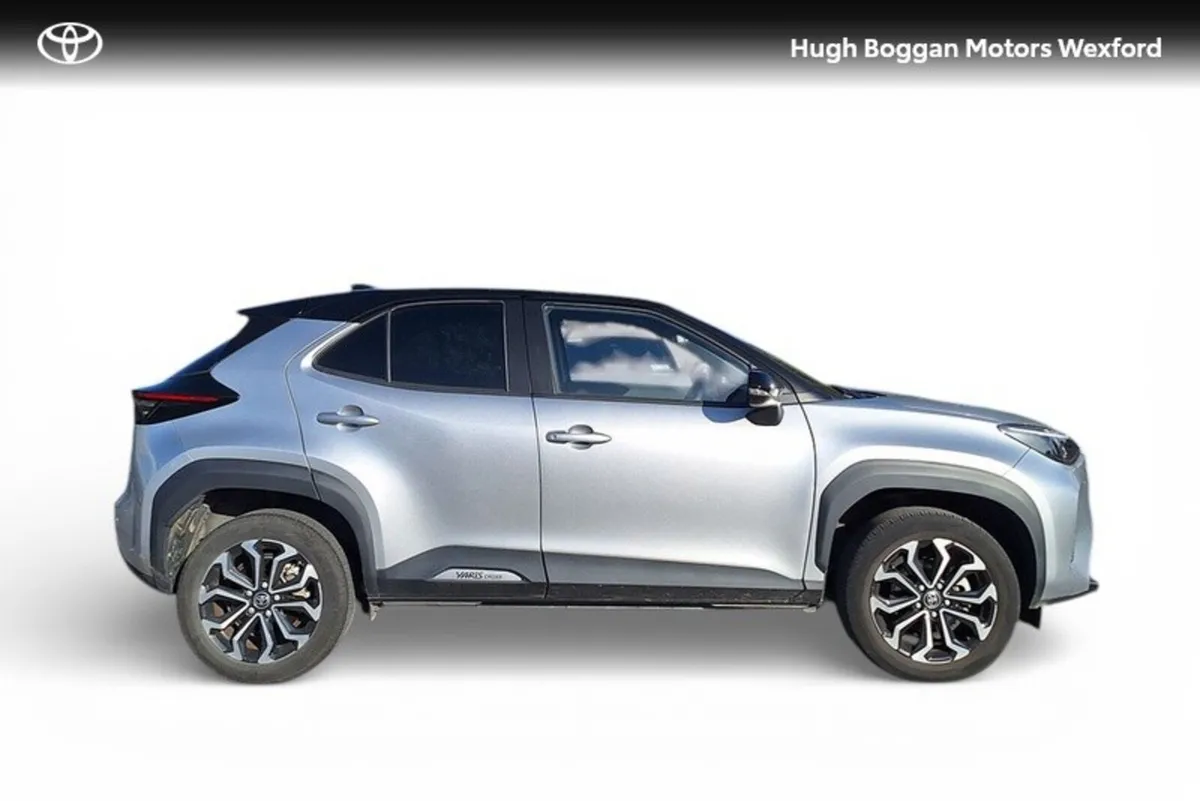 Toyota Yaris Cross YARIS CROSS LUNA SPORT - Image 3