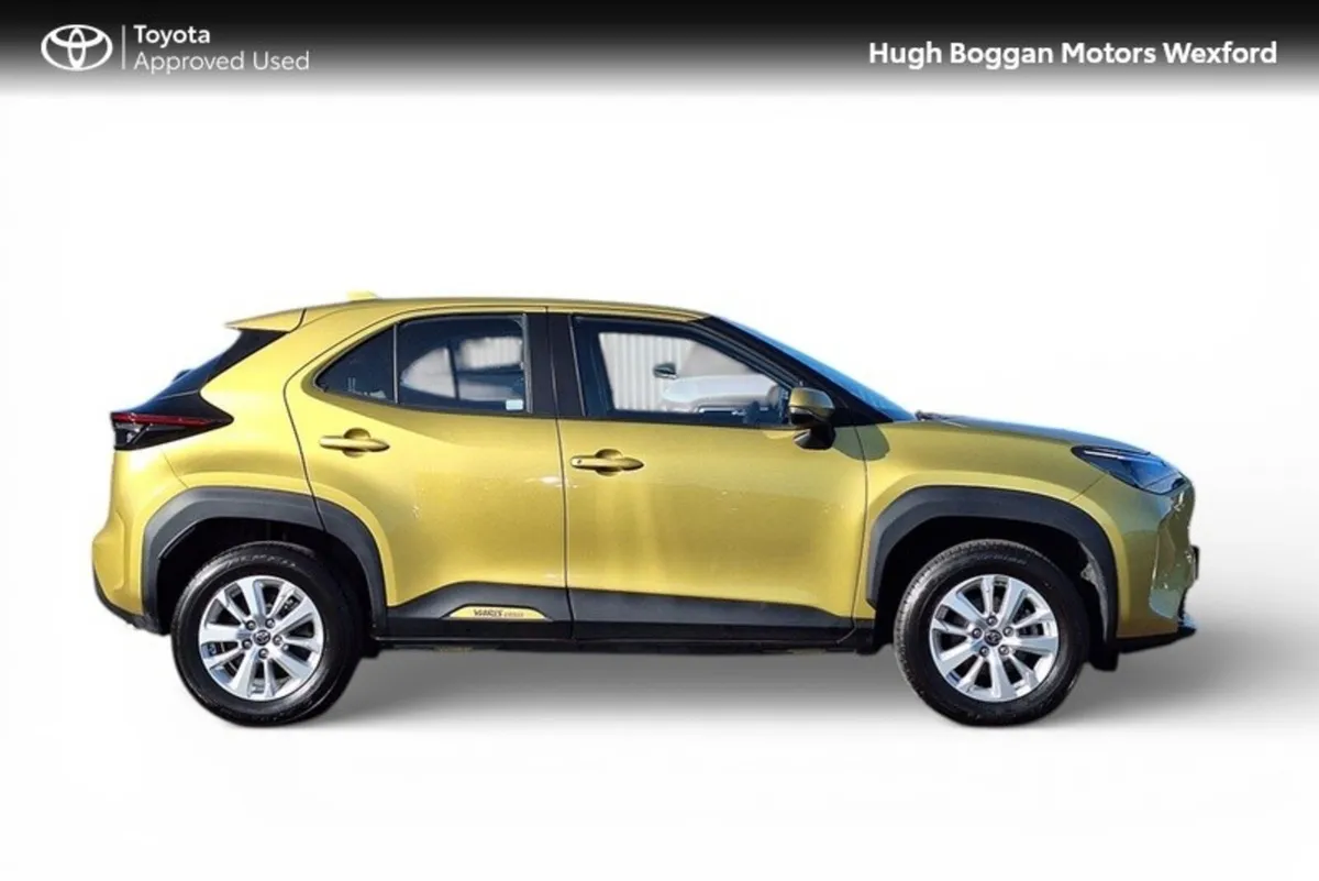 Toyota Yaris Cross 232 REG LUNA - Image 3