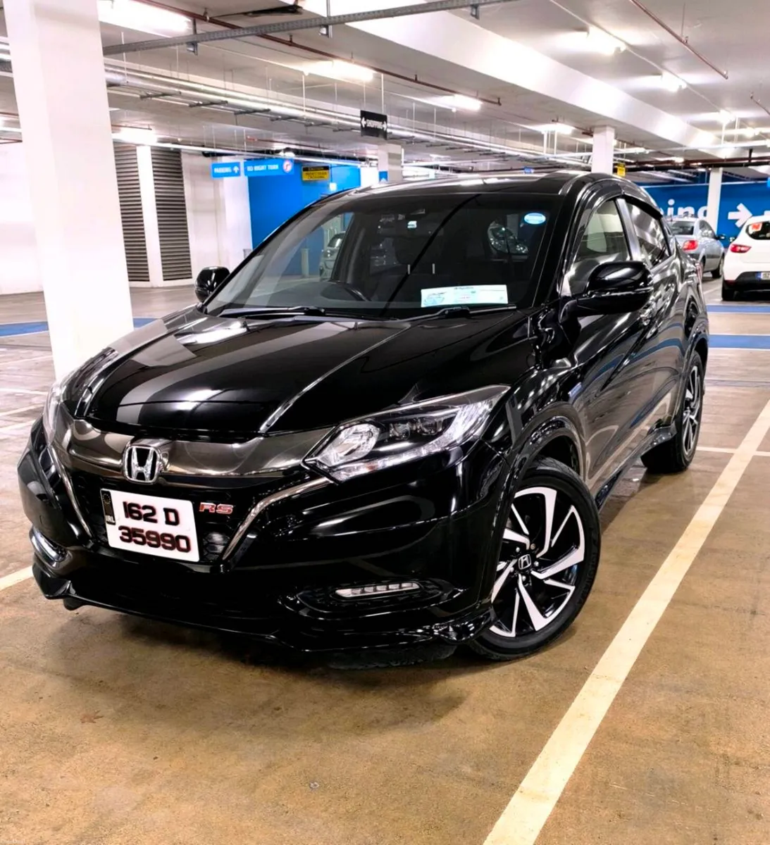 Honda HR-V Vezel RS, Hybrid Automatic Spotless! - Image 1