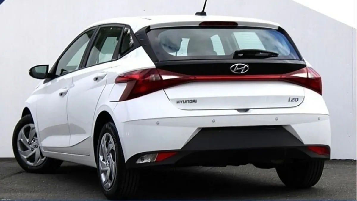 Hyundai i20 2022 AUTO DELUXE PLUS 1.0 T - Image 3