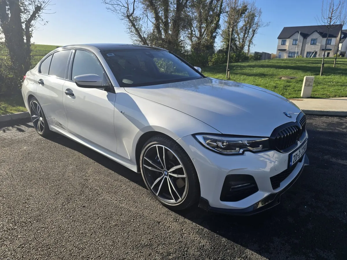 201 BMW 330E - Image 2