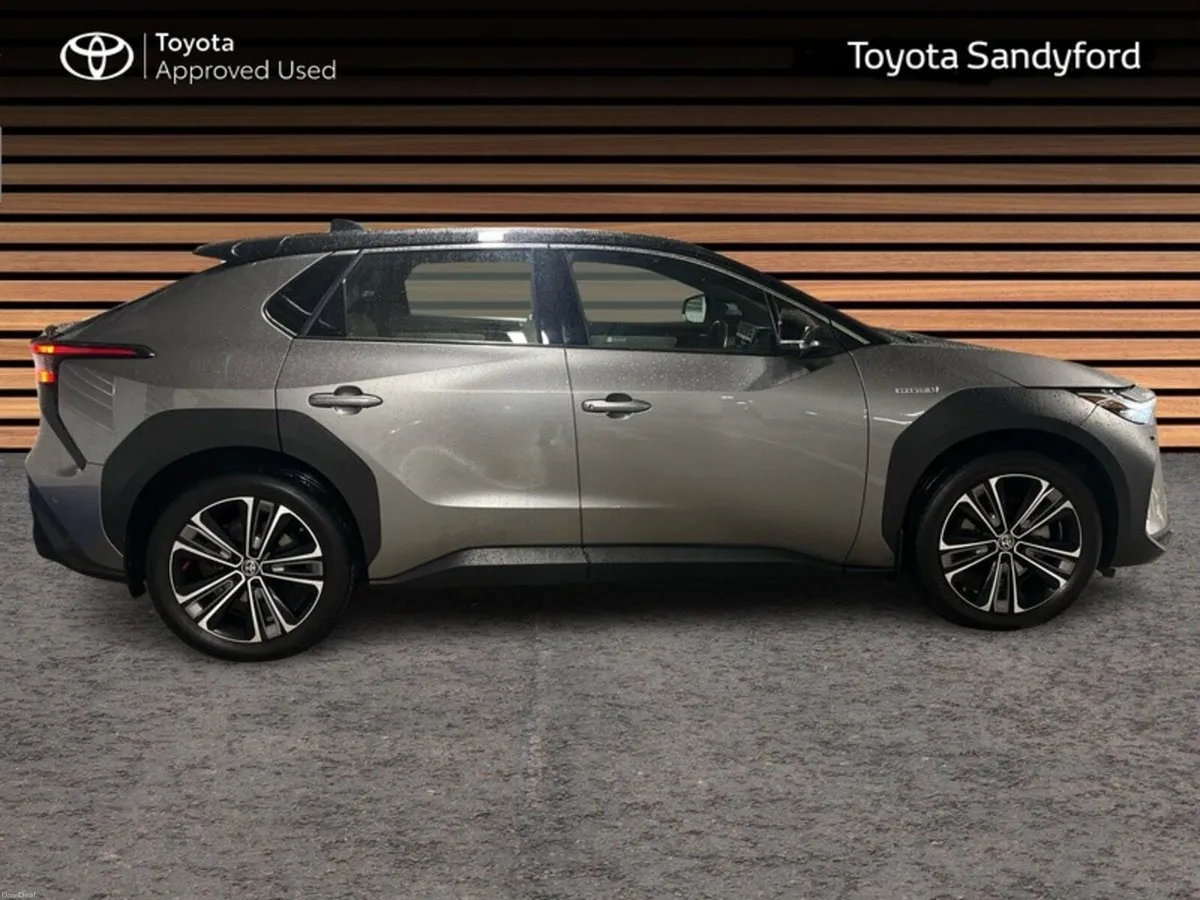 Toyota bZ4X PREMIERE EDITION // PANORAMIC GLASS RO - Image 3