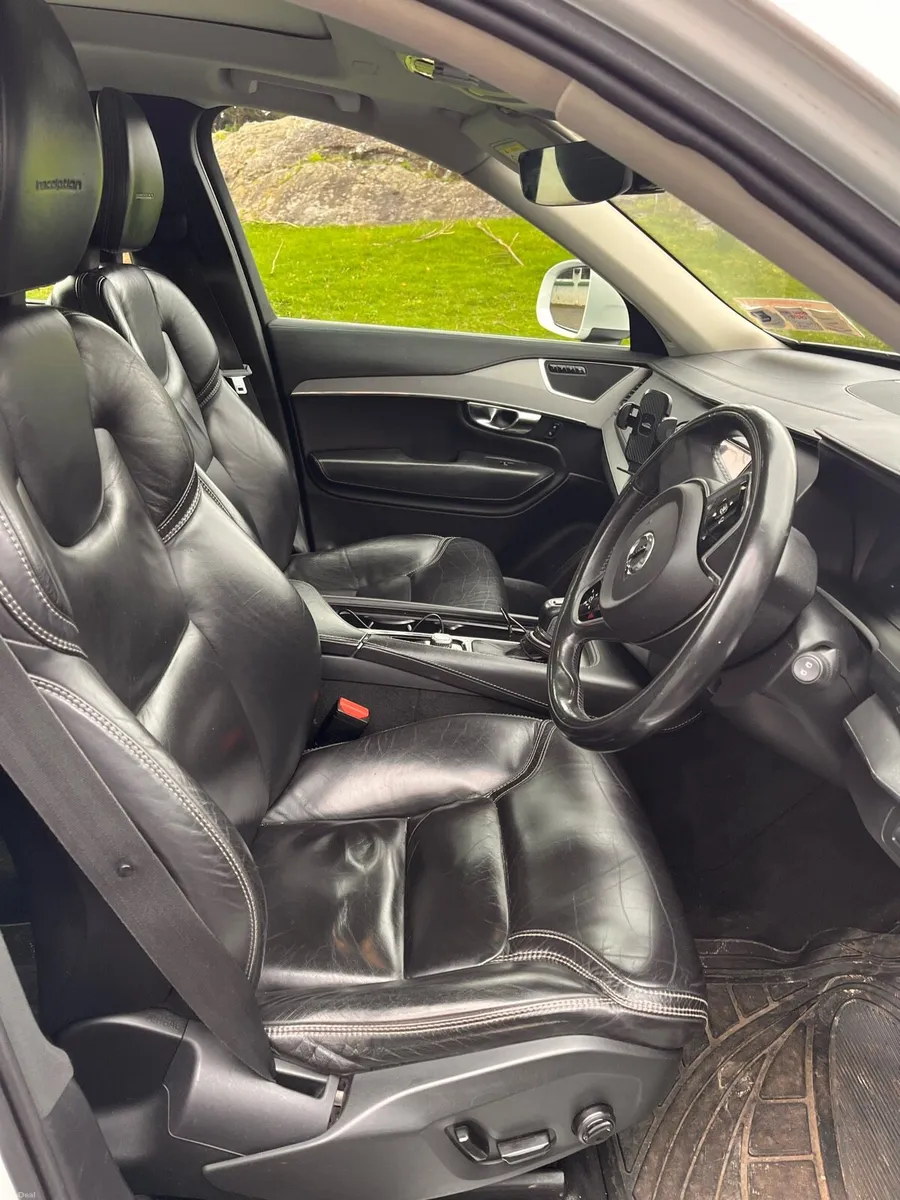 2015 Xc90 Volvo inscription - Image 3