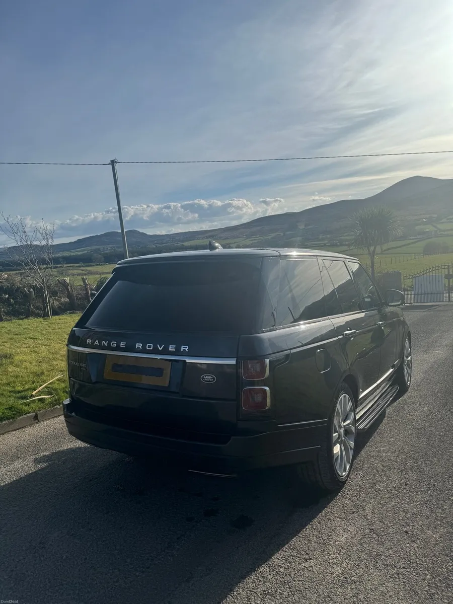 2020 land rover range rover P400E hybrid - Image 4