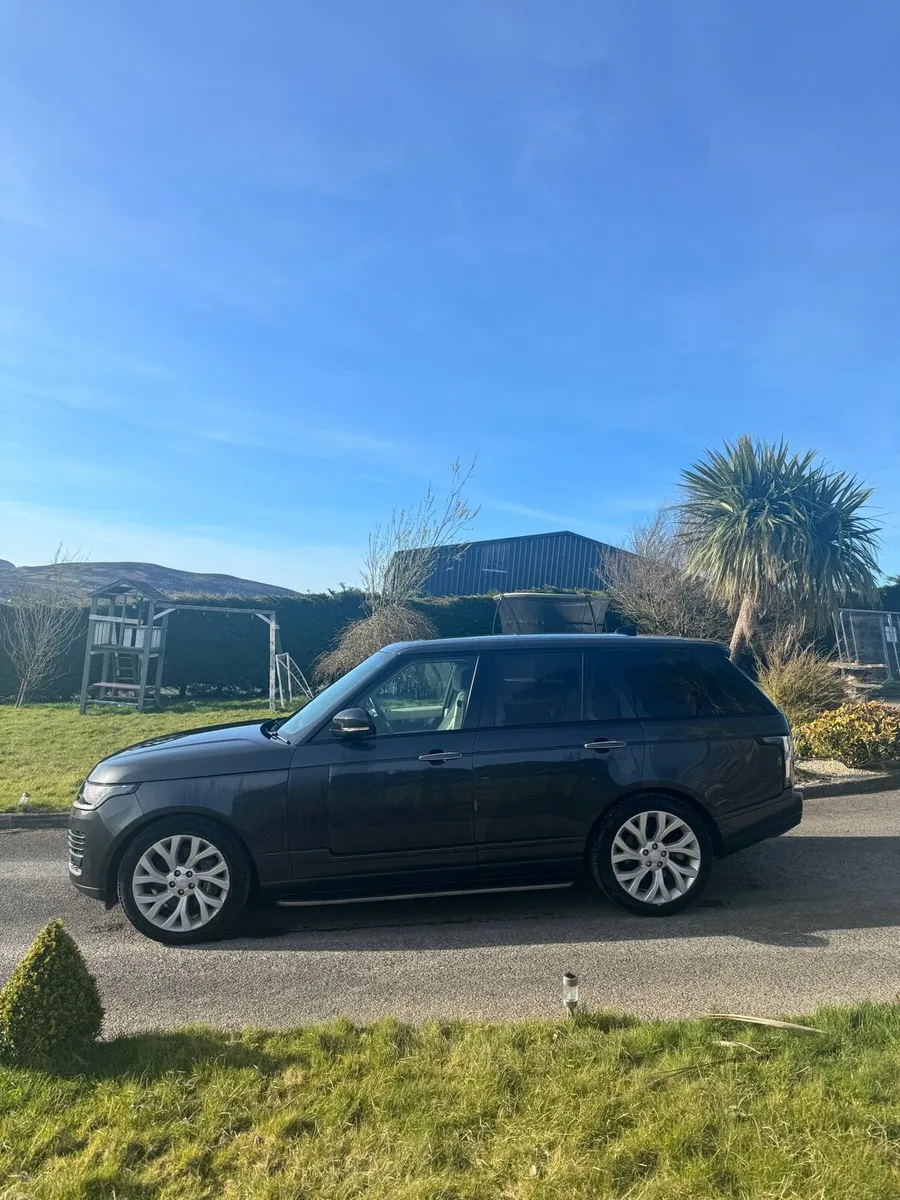 2020 land rover range rover P400E hybrid - Image 3