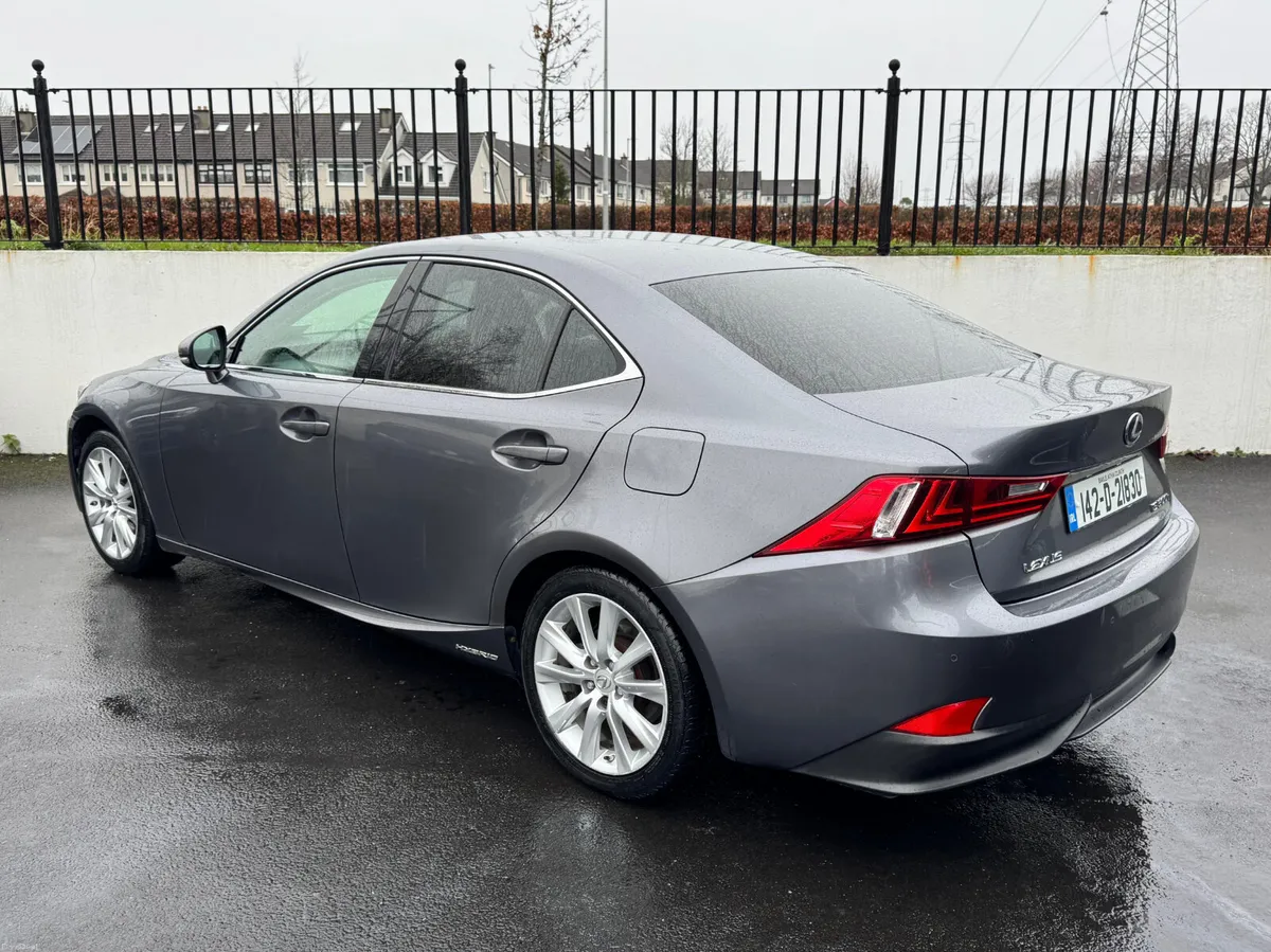 Lexus IS IS300H HYBRID LOW MILEAGE 2014 - Image 3