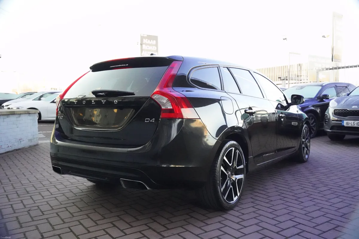 2.0D4 LUXURY EDITION 5DR HATCHBACK AUTOMATIC // 1 - Image 4
