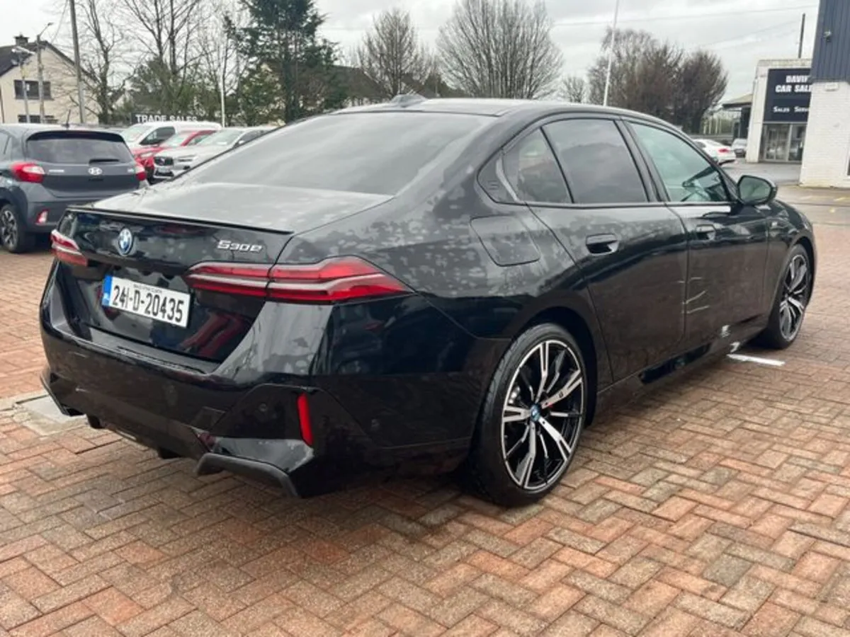 BMW 5-Series 530E M-Sport Auto 292BHP *Huge Spec* - Image 3