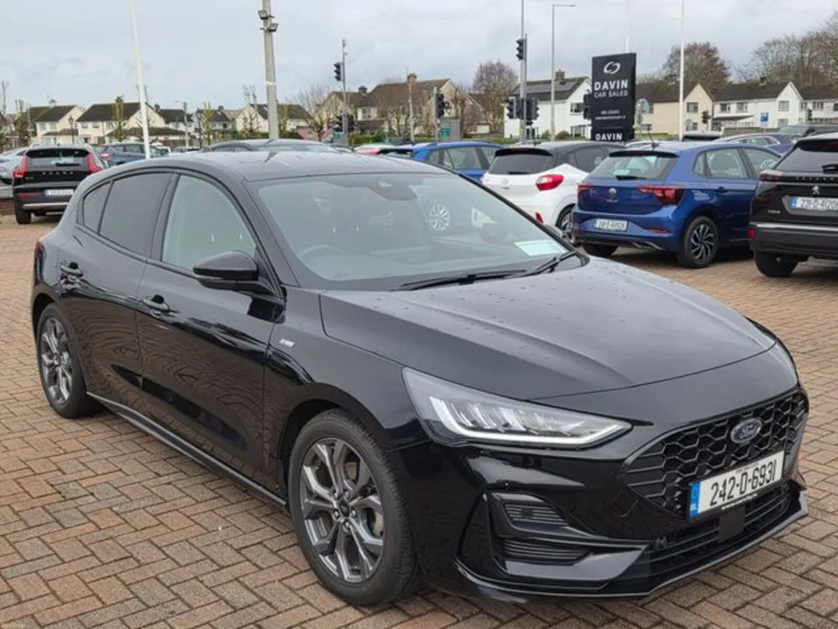 Ford Focus 1.0L ECO St-line 125PS MAN 4DR - Image 1