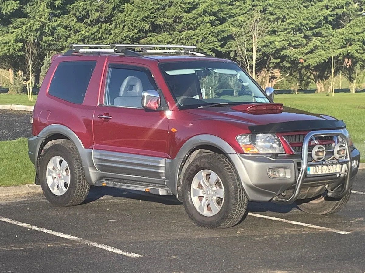 Mitsubishi Pajero 2000 - Image 2