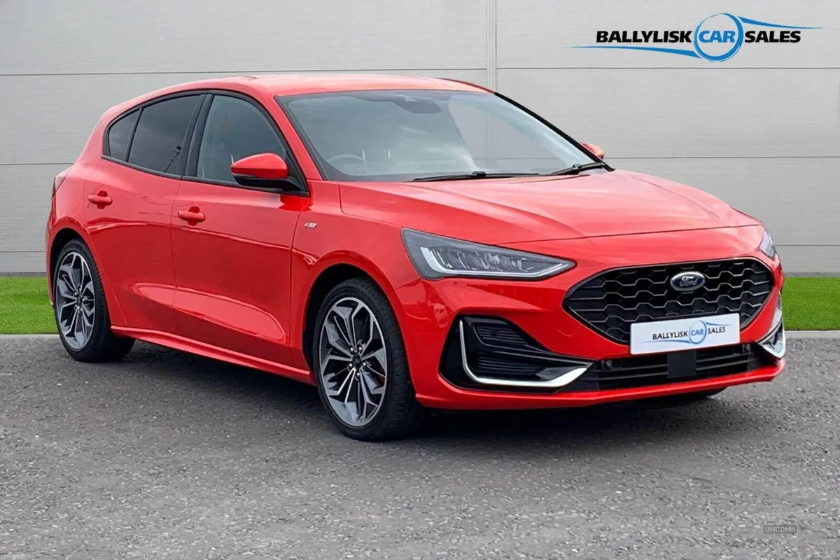Ford Focus 1.0T 155PS ST-Line Vignale in Race Red - Image 1