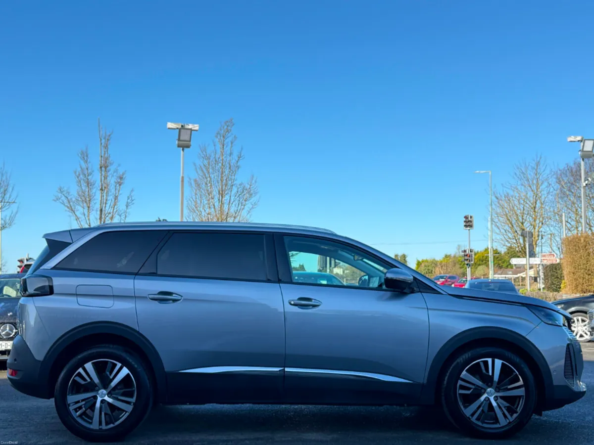 Peugeot 5008 FL ALLURE 1.5HDI BLUE *LOW KMS & HIGH - Image 4