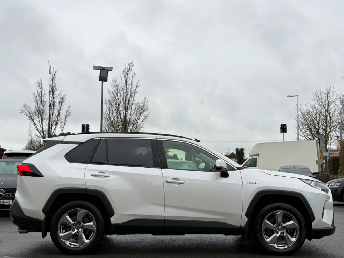Toyota RAV4 HYBRID SOL AUTO *HIGH SPEC* - Image 4