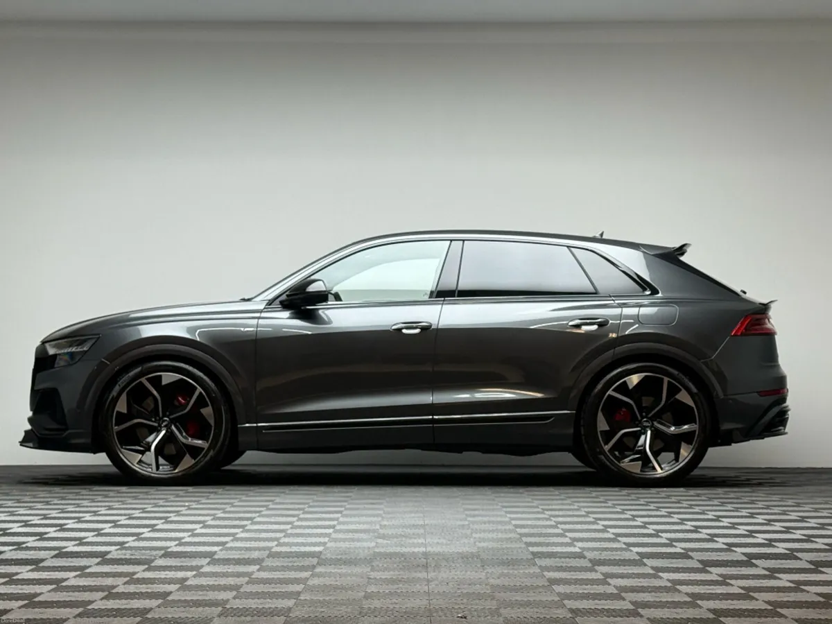 Audi Q8 COMPETITION 60 TFSI E 462HP QUATTRO - Image 4