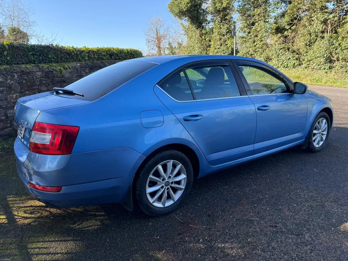 2015 Skoda Octavia Ambition 1.6 TDI - Image 4