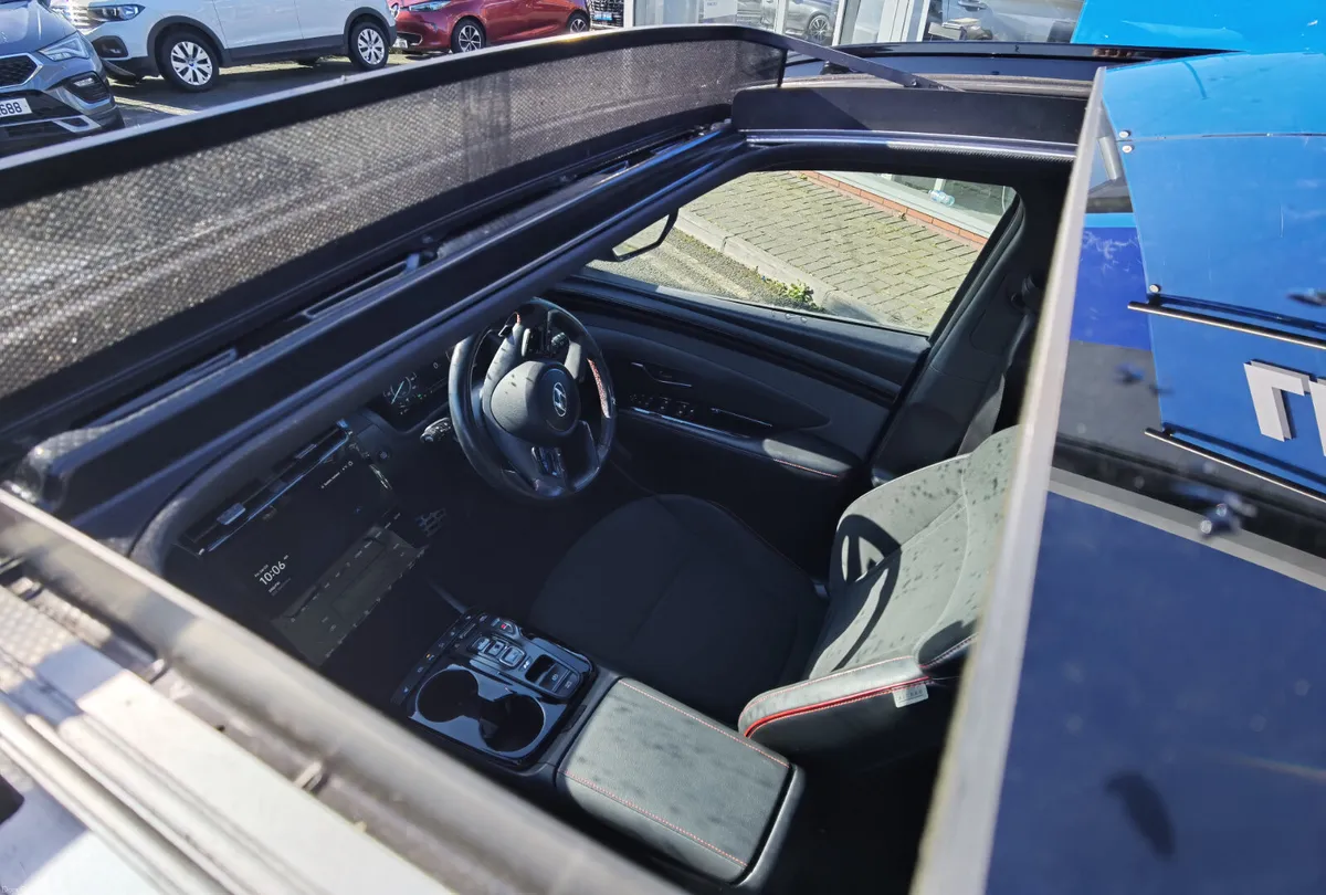 HYUNDAI TUCSON 1.6 N LINE AUTO PHEV **SUNROOF** - Image 2