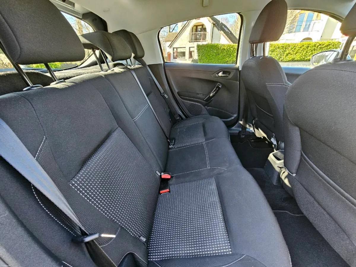 2018 Peugeot 208 (Allure, Diesel) - Image 4