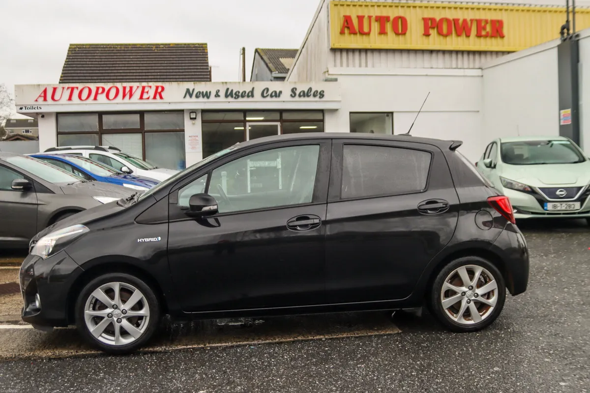 2015 Toyota Yaris Hybrid AUTOMATIC 5-dr - Image 2