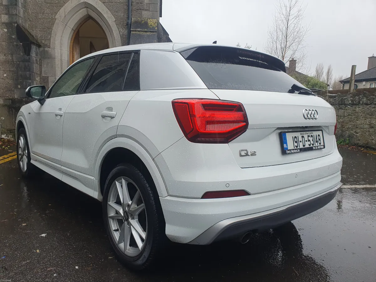 Audi Q2 // 2019 // S-LINE // AUTOMATIC - Image 4