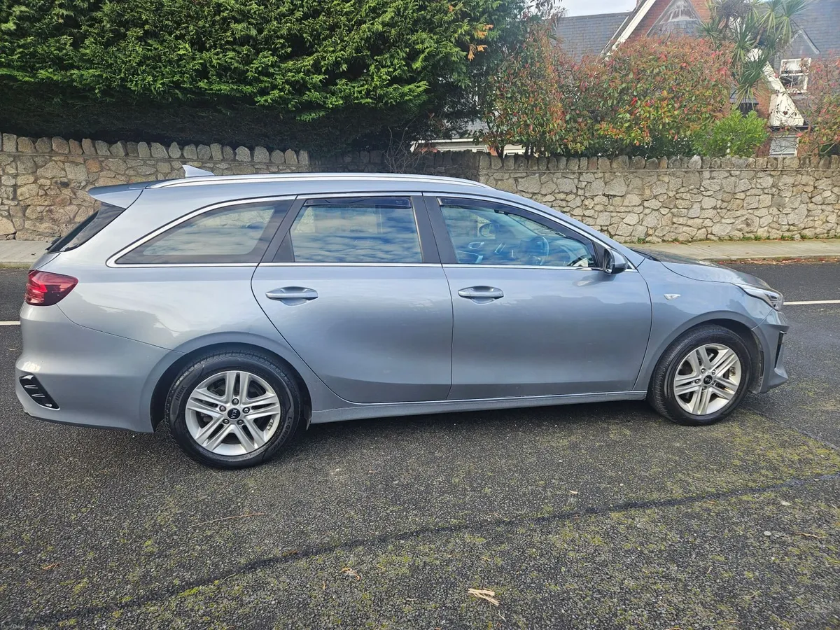 Kia CEE'D CRDI 2ISG 1.6 K3 114BHP 5DR  TOURING - Image 3