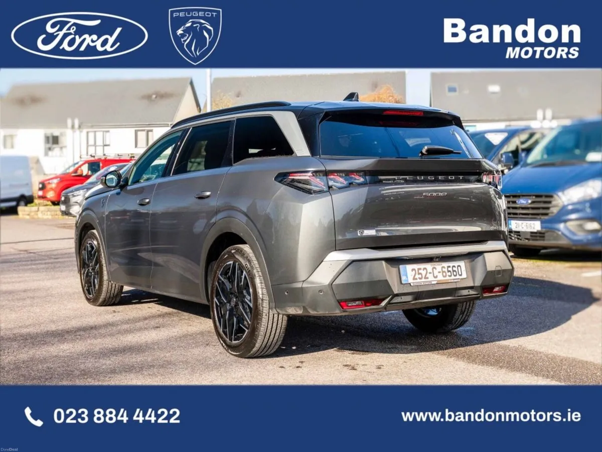 Peugeot 5008 2025 Peugeot 5008 GT Hybrid Zero Mile - Image 4
