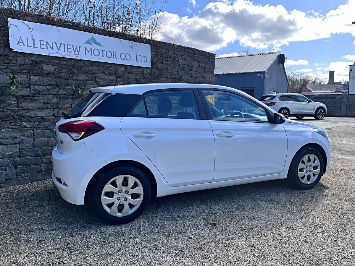 2017 Hyundai i20 1.2 5Speed Man Very Clean Hatch - Image 4