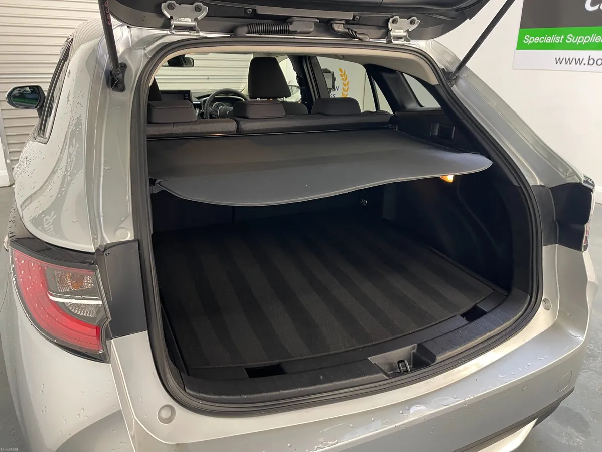 202 Toyota Corolla Hybrid 1.8 Automatic Touring - Image 6