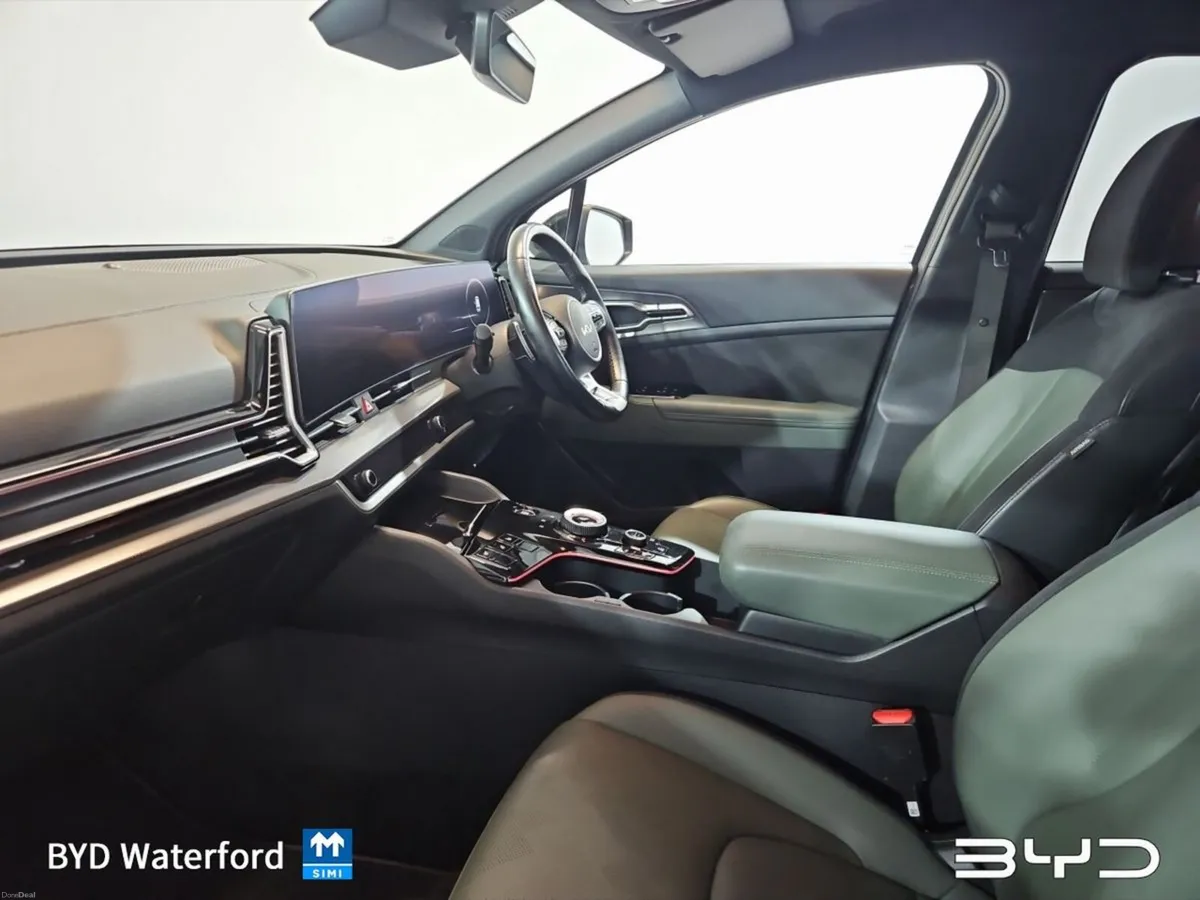 Kia Sportage Anniversary Edition Plug-in Hybrid - - Image 4