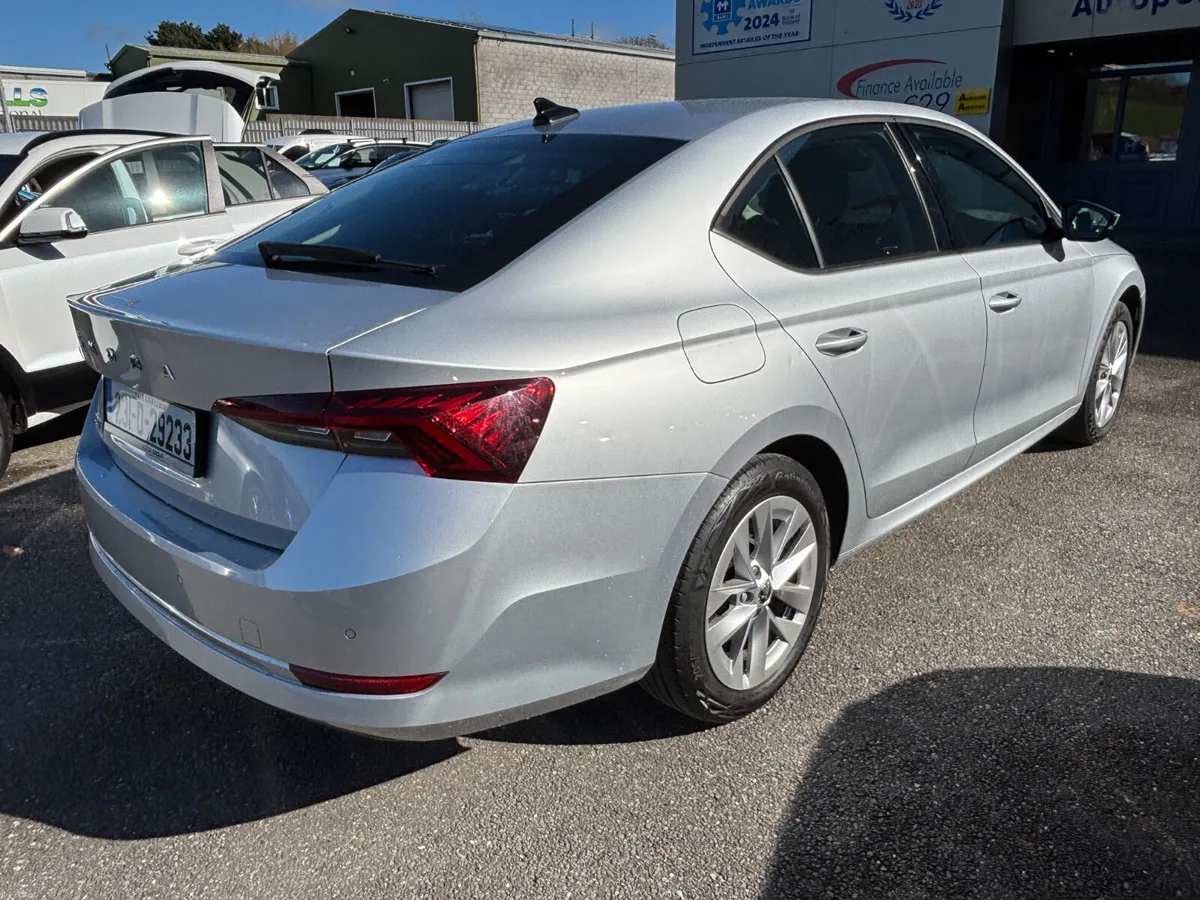 2.0 TDI AMBITION (115BHP) - SAVE 2000eur - Image 3